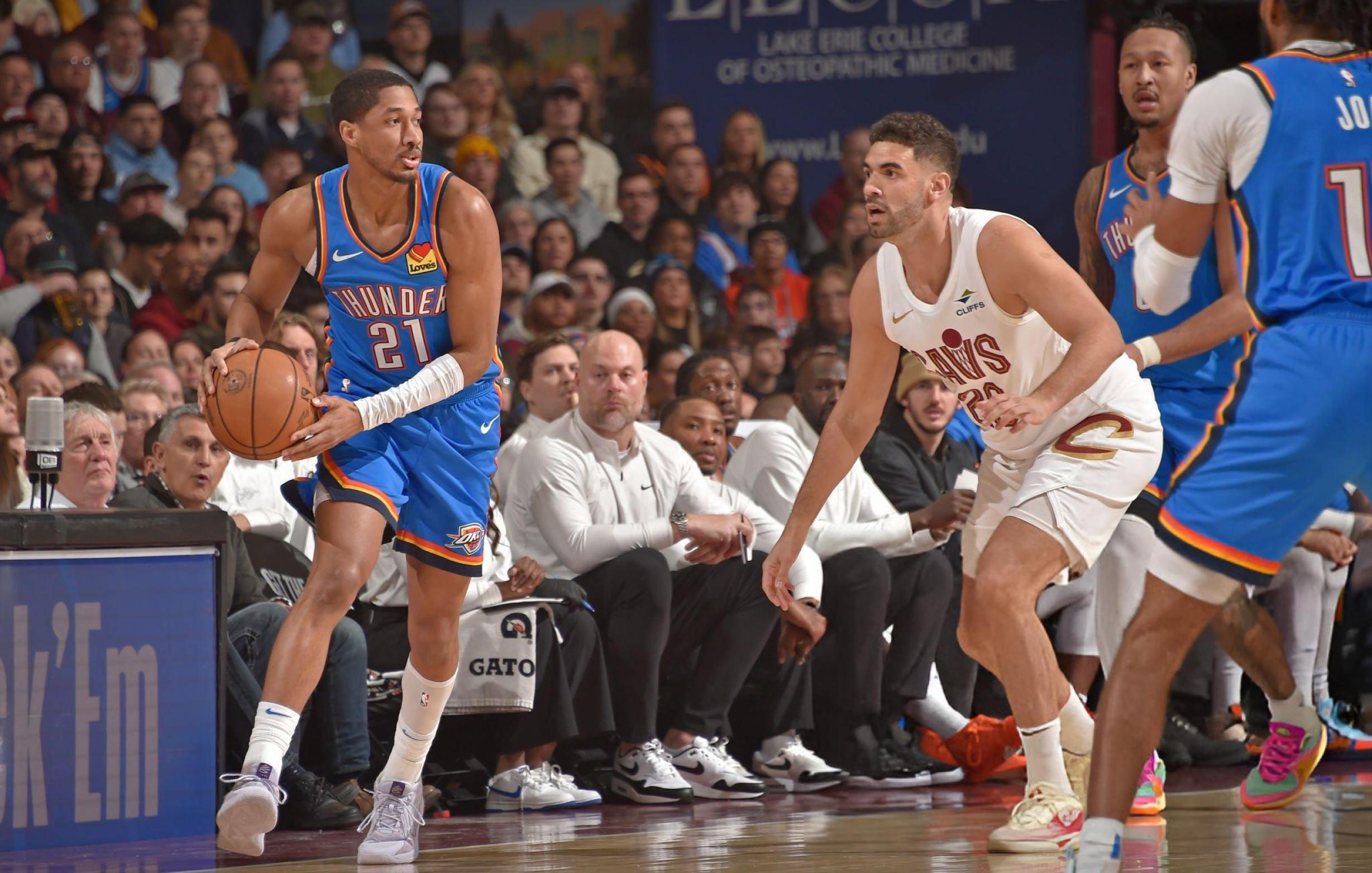 yabo.com -包含赛前NBA常规赛焦点战；俄克拉荷马雷霆单刀错失；气氛紧张；轮换策略成焦点的词条